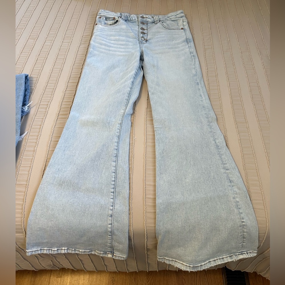 American Eagle Next Level Stretch Super Hi-Rise Flare Jeans